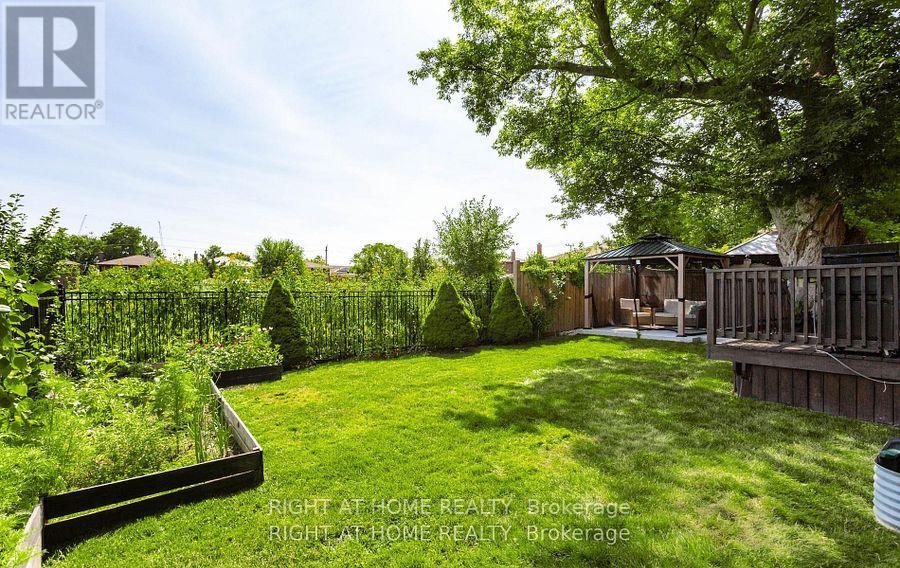 1220 MEREDITH AVENUE - 38