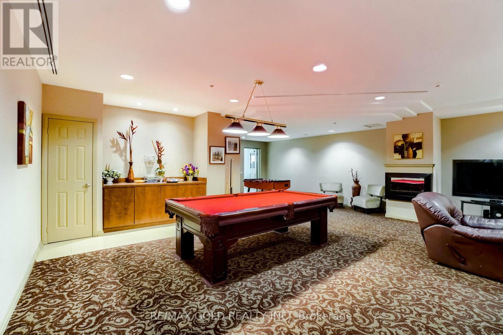 #102 220 FORUM DRIVE - 25
