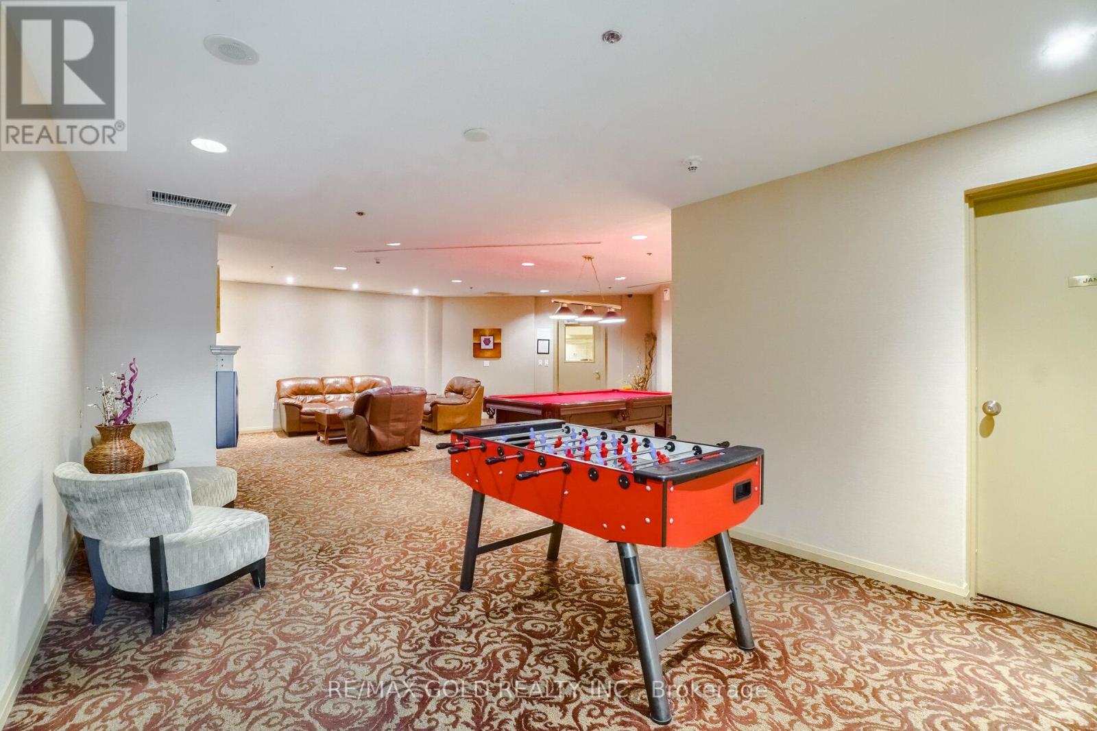 #102 220 FORUM DRIVE - 28