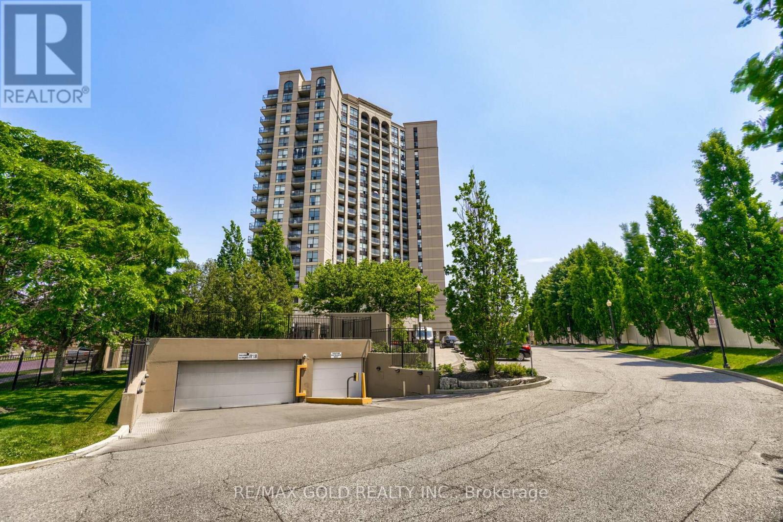 #102 220 FORUM DRIVE - 34