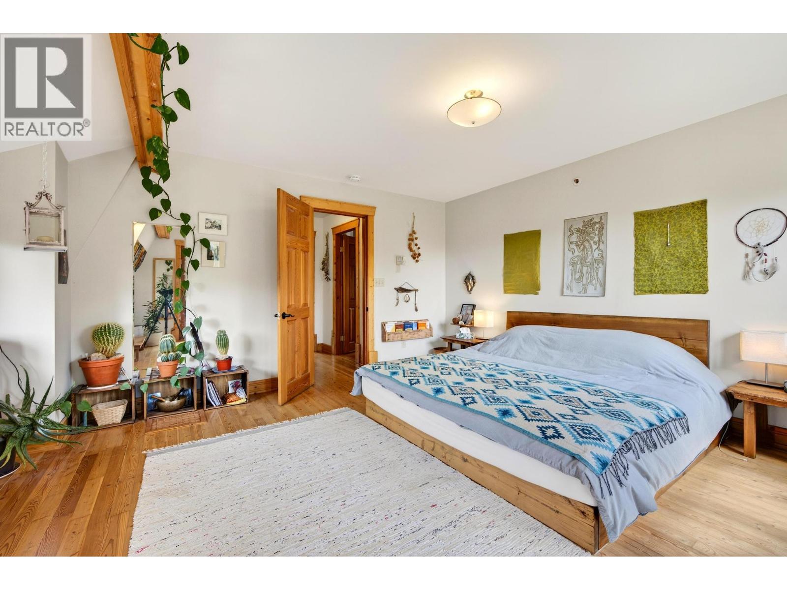 2487 SEWARD RD - 36
