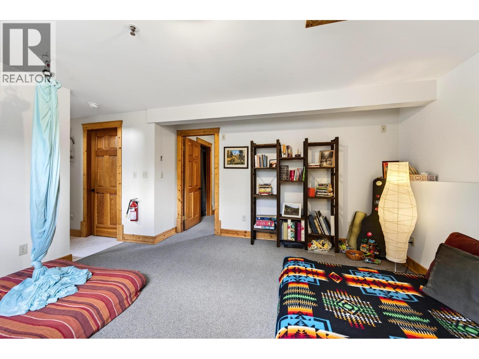 2487 SEWARD RD - 44