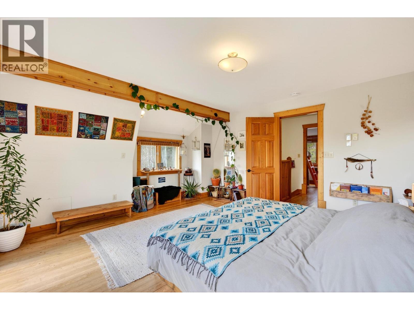 2487 SEWARD RD - 37