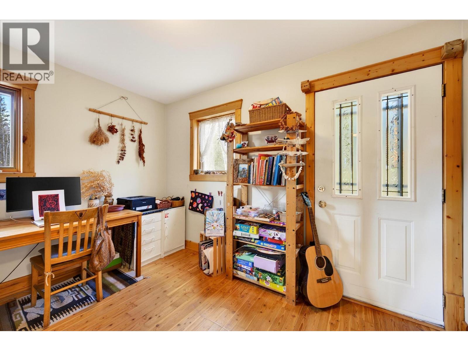 2487 SEWARD RD - 16