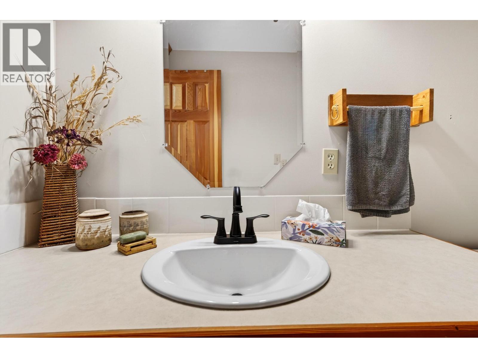 2487 SEWARD RD - 47