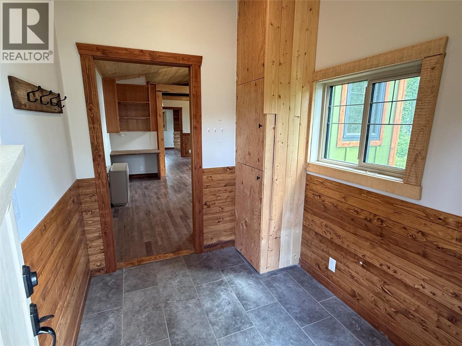 2487 SEWARD RD - 64