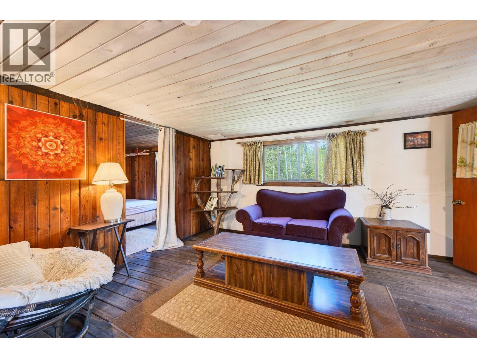 2487 SEWARD RD - 77