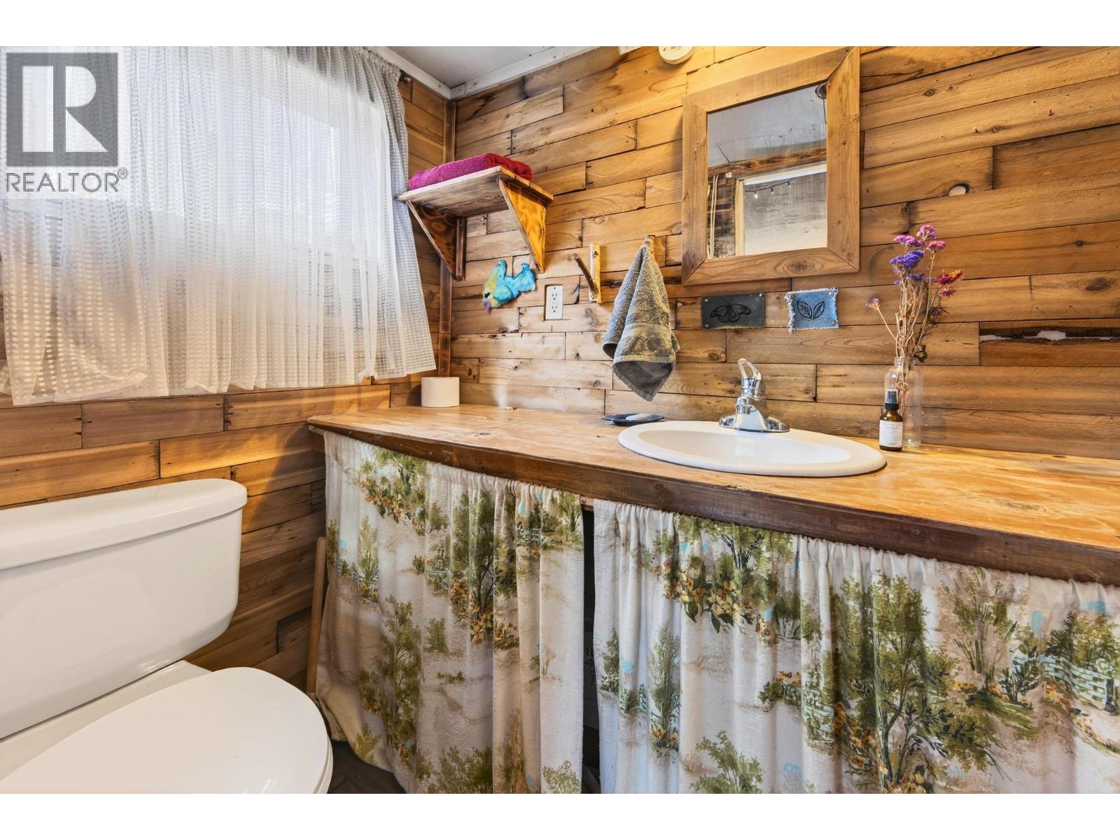 2487 SEWARD RD - 76