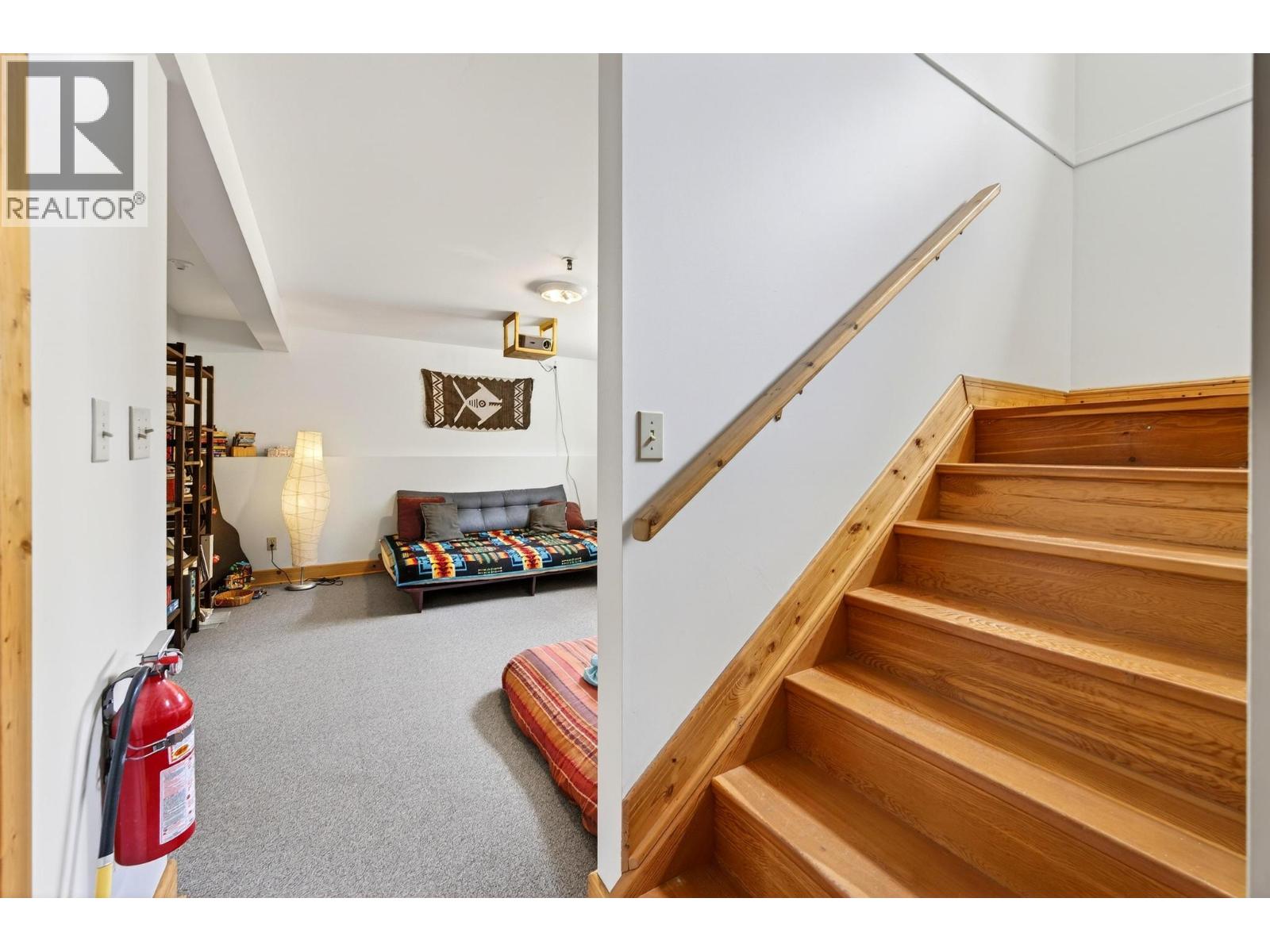 2487 SEWARD RD - 42