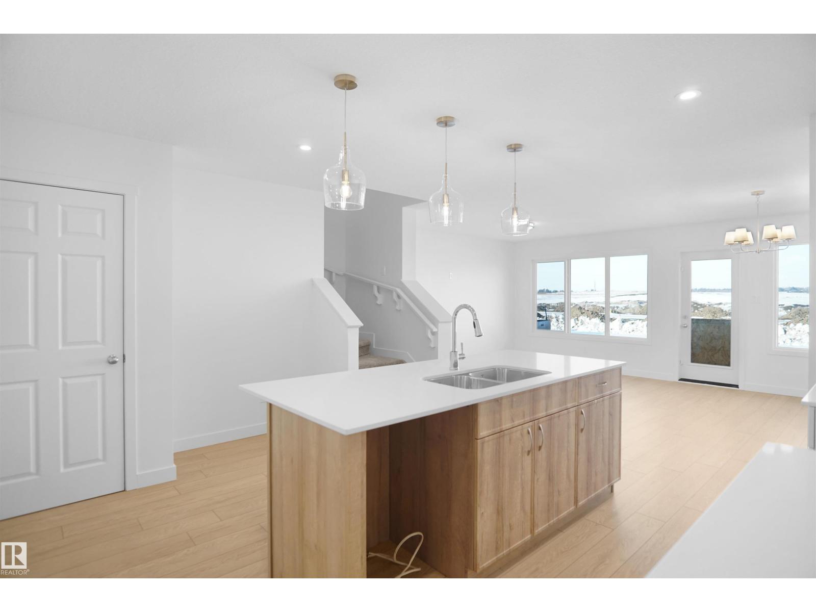 2092 194 ST NW - 10