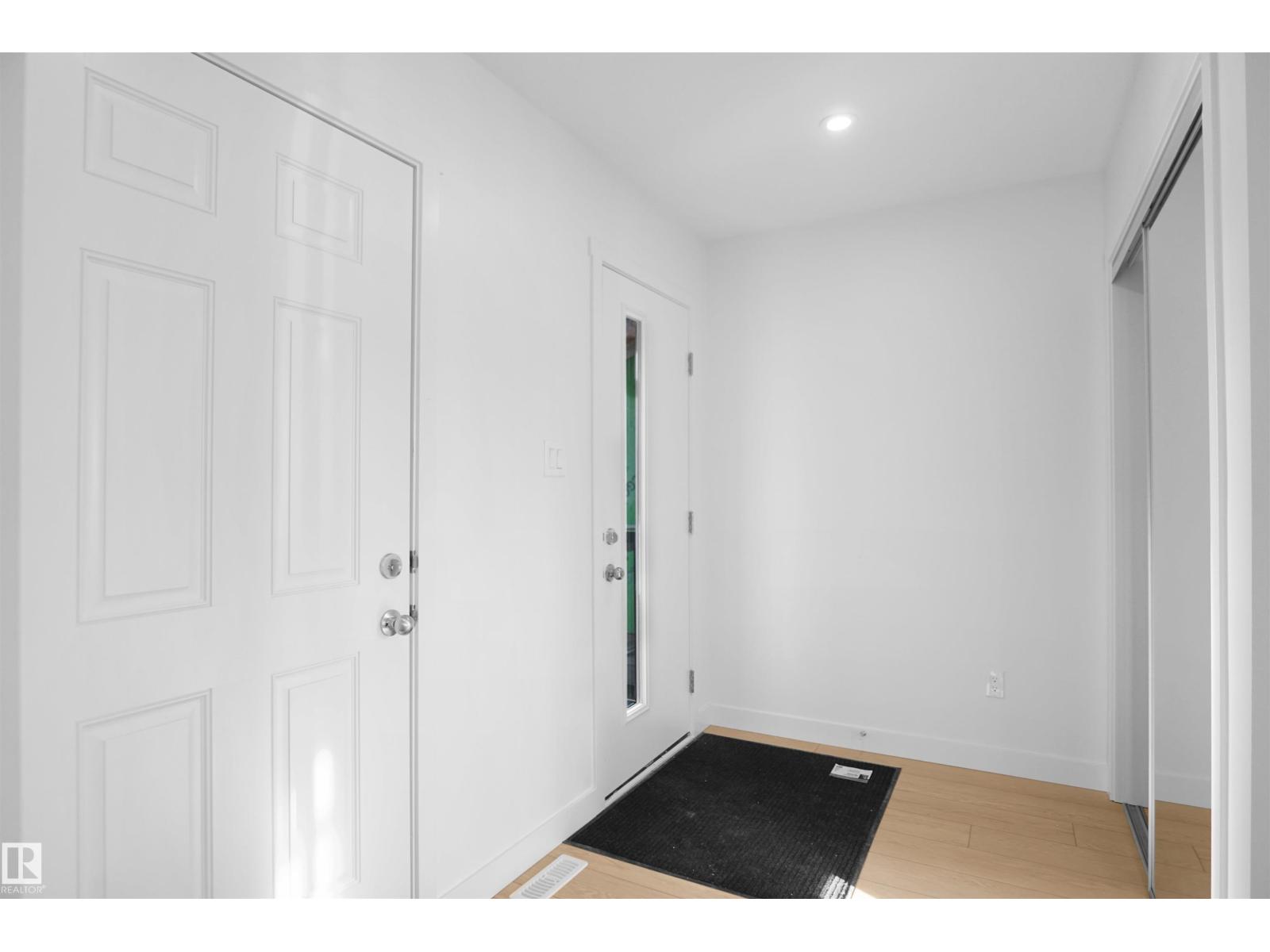 2092 194 ST NW - 2