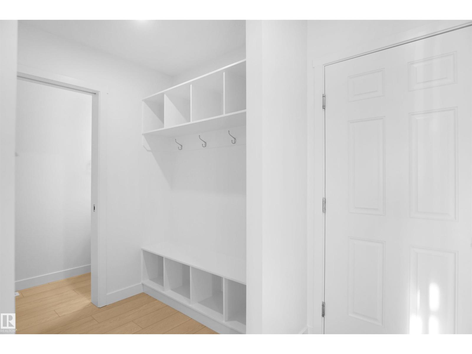 2092 194 ST NW - 3