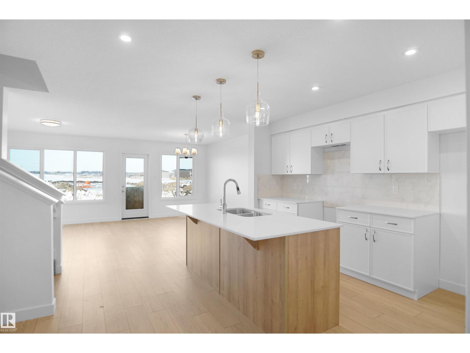 2092 194 ST NW - 9