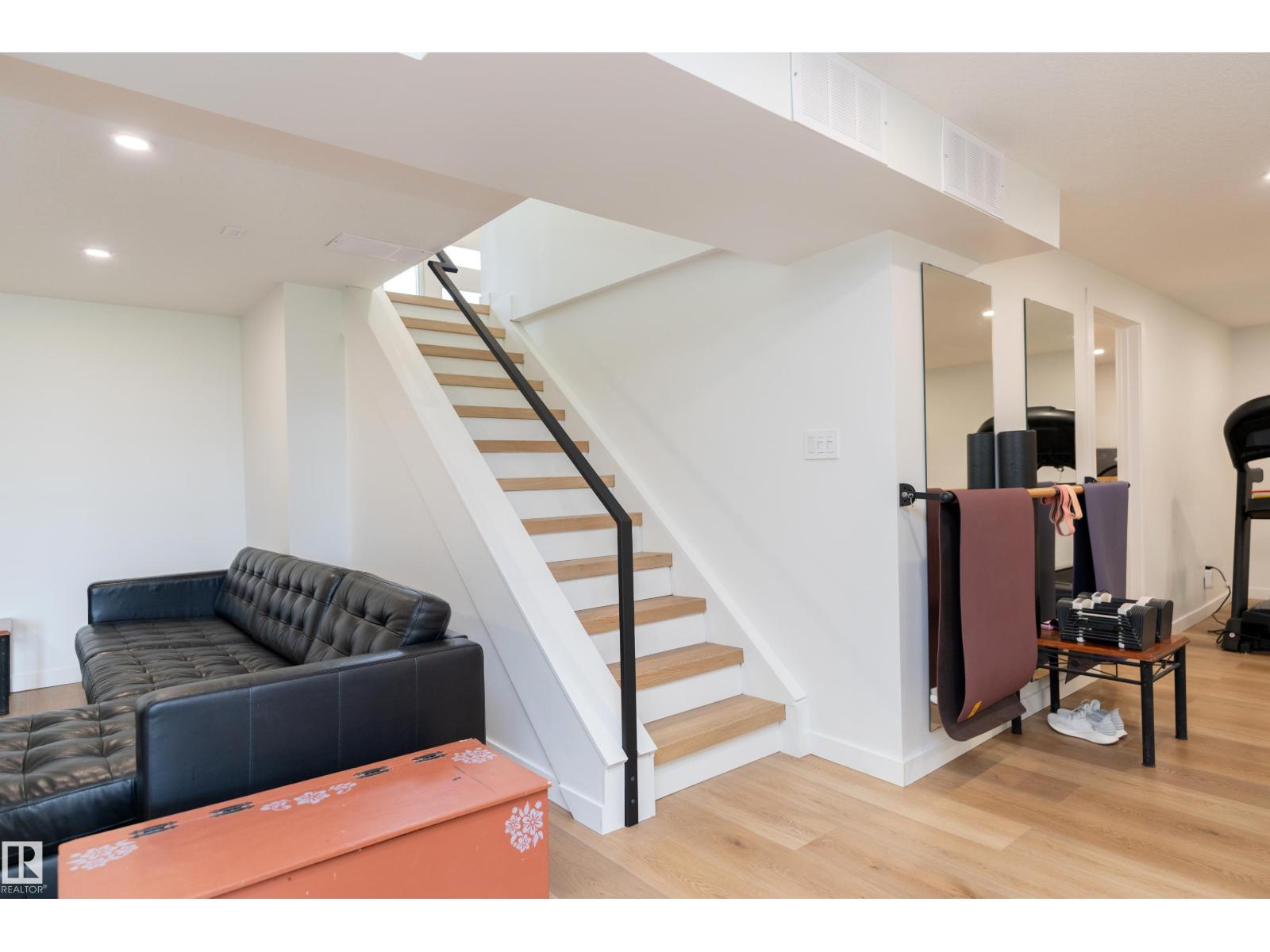 #21 26328 MEADOWVIEW DR - 19