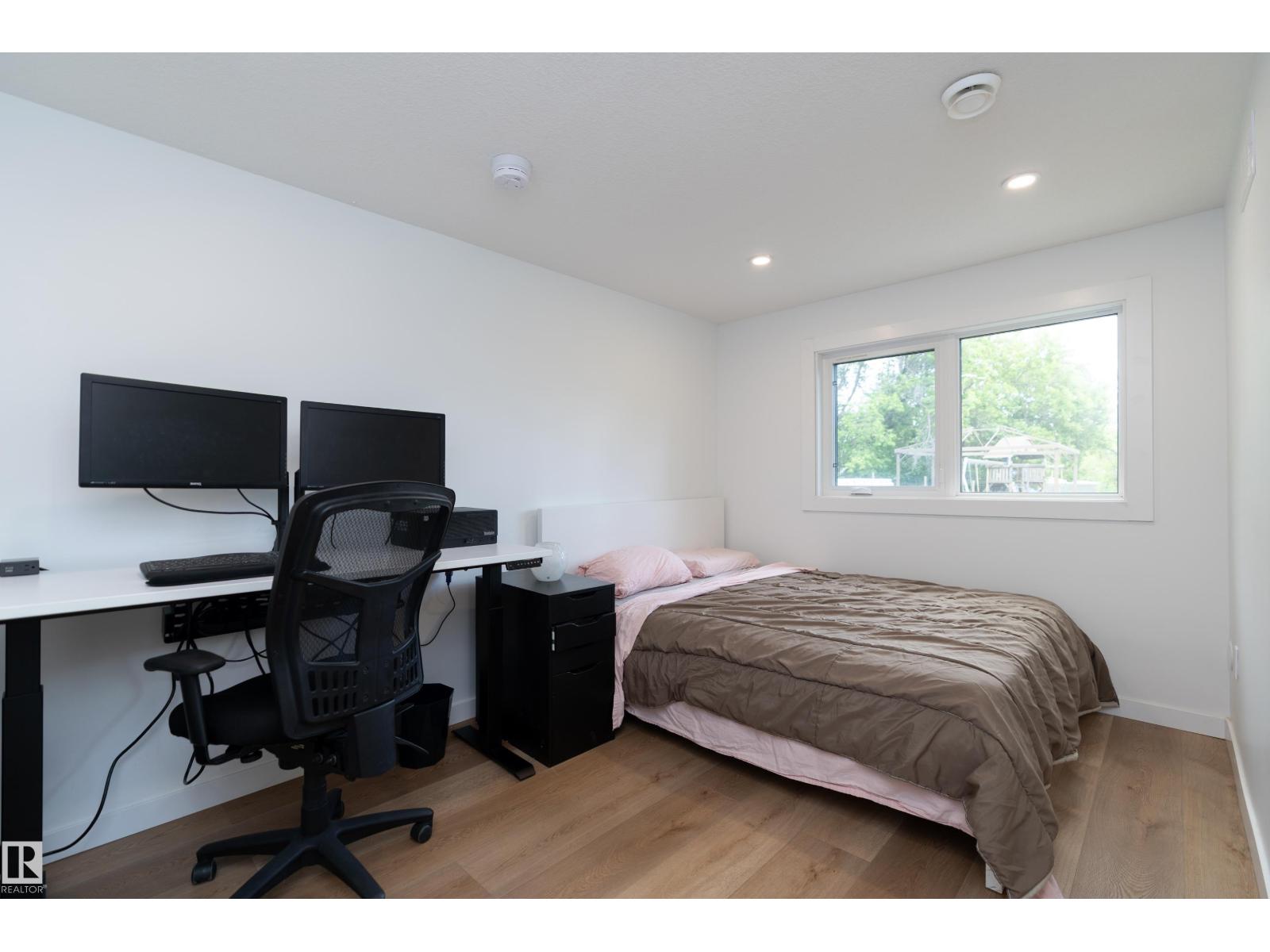 #21 26328 MEADOWVIEW DR - 26