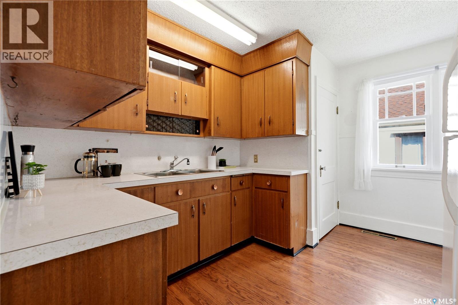 525 5th STREET E - 10