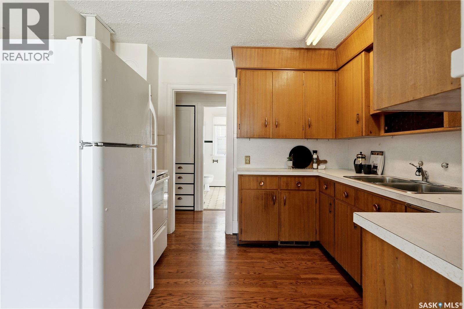 525 5th STREET E - 11