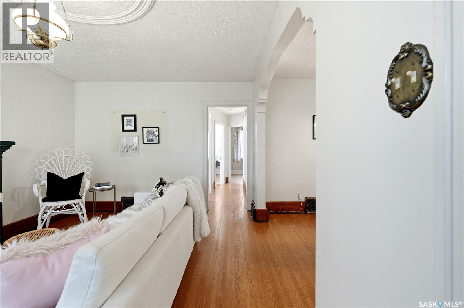 525 5th STREET E - 12