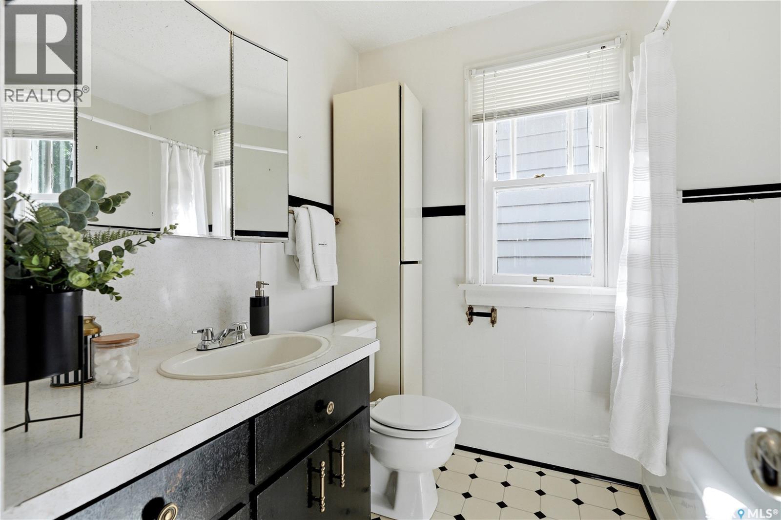 525 5th STREET E - 15
