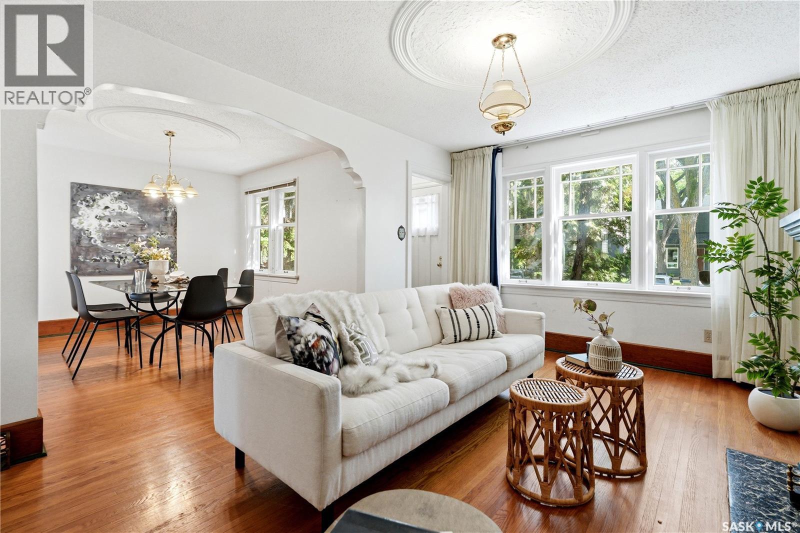 525 5th STREET E - 2
