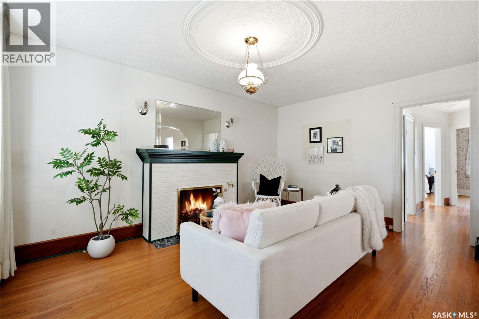 525 5th STREET E - 4