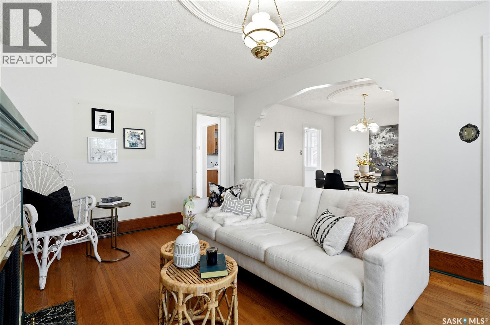 525 5th STREET E - 5