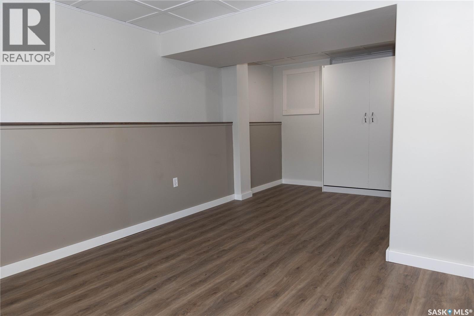 600 5TH AVENUE W - 40