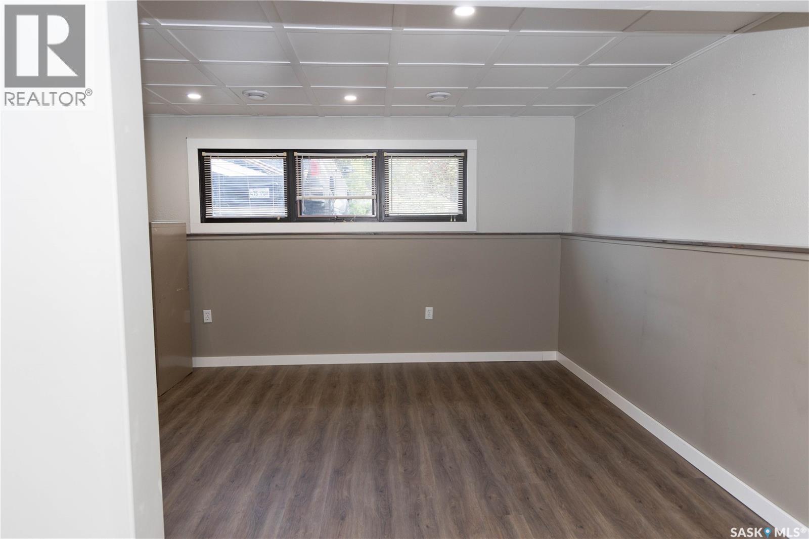 600 5TH AVENUE W - 41