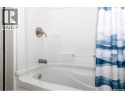 600 5th Avenue W, Assiniboia, SK S0H0B0 Photo 30