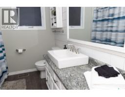600 5th Avenue W, Assiniboia, SK S0H0B0 Photo 33