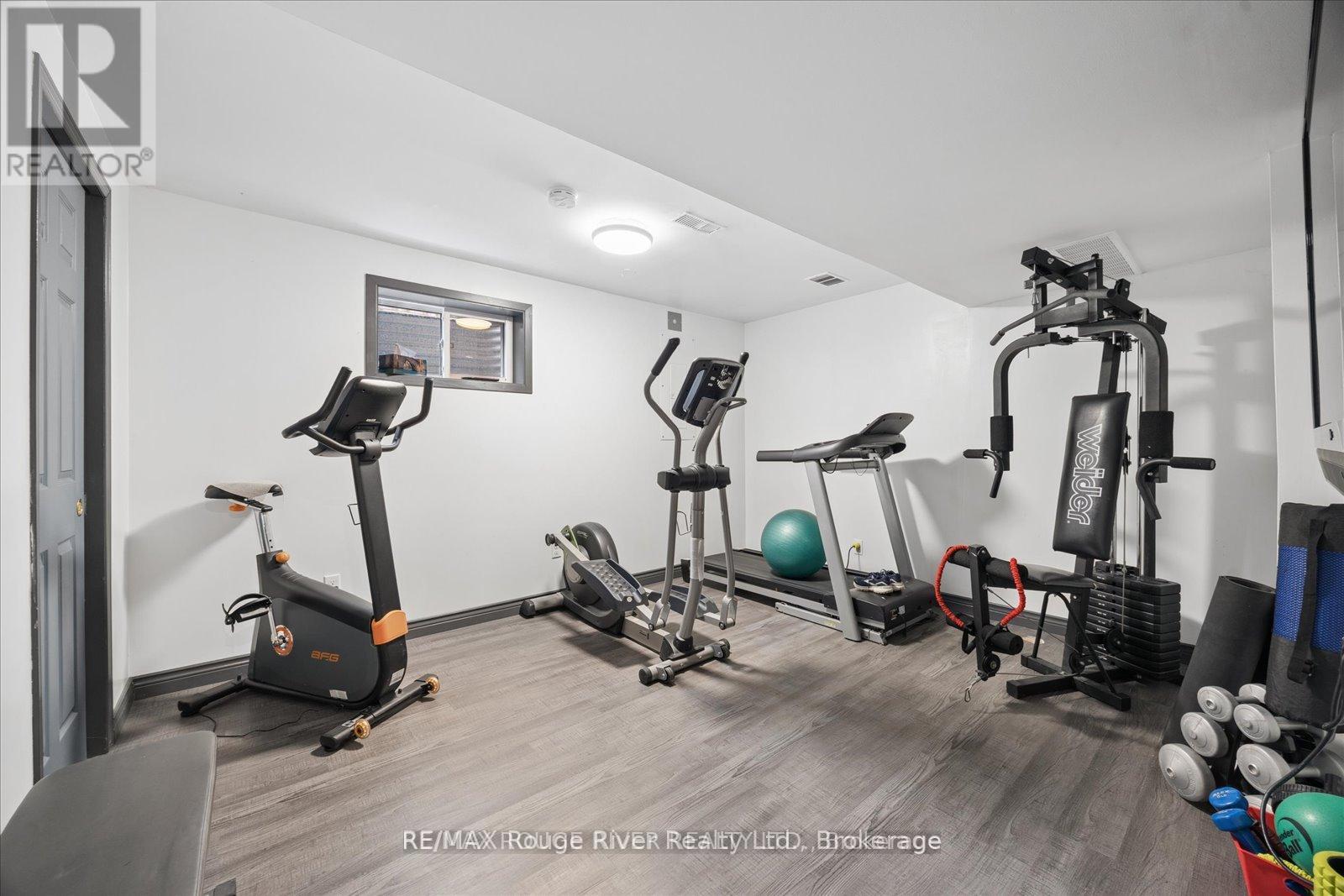 137 PRINGLE DRIVE - 28