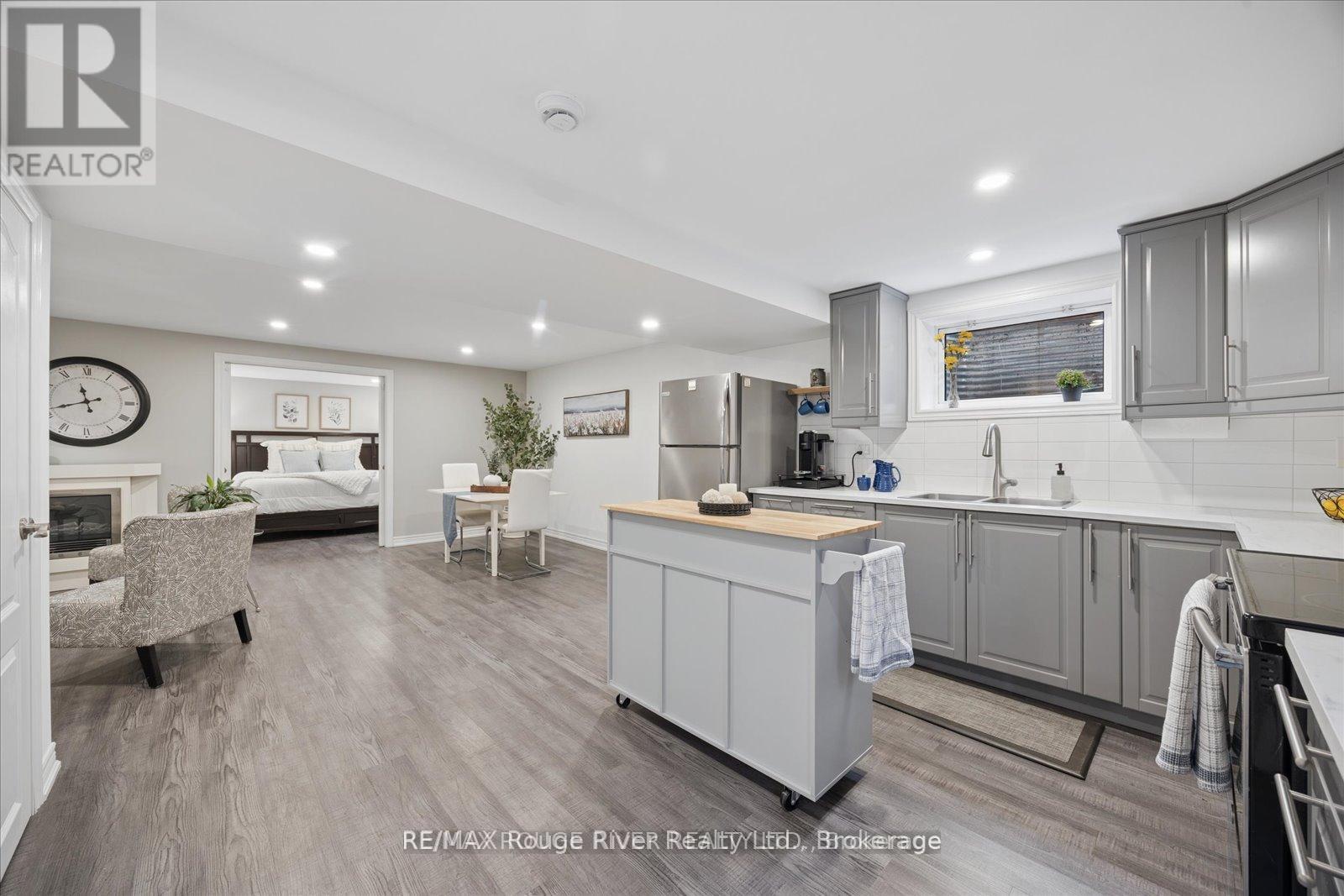 137 PRINGLE DRIVE - 30