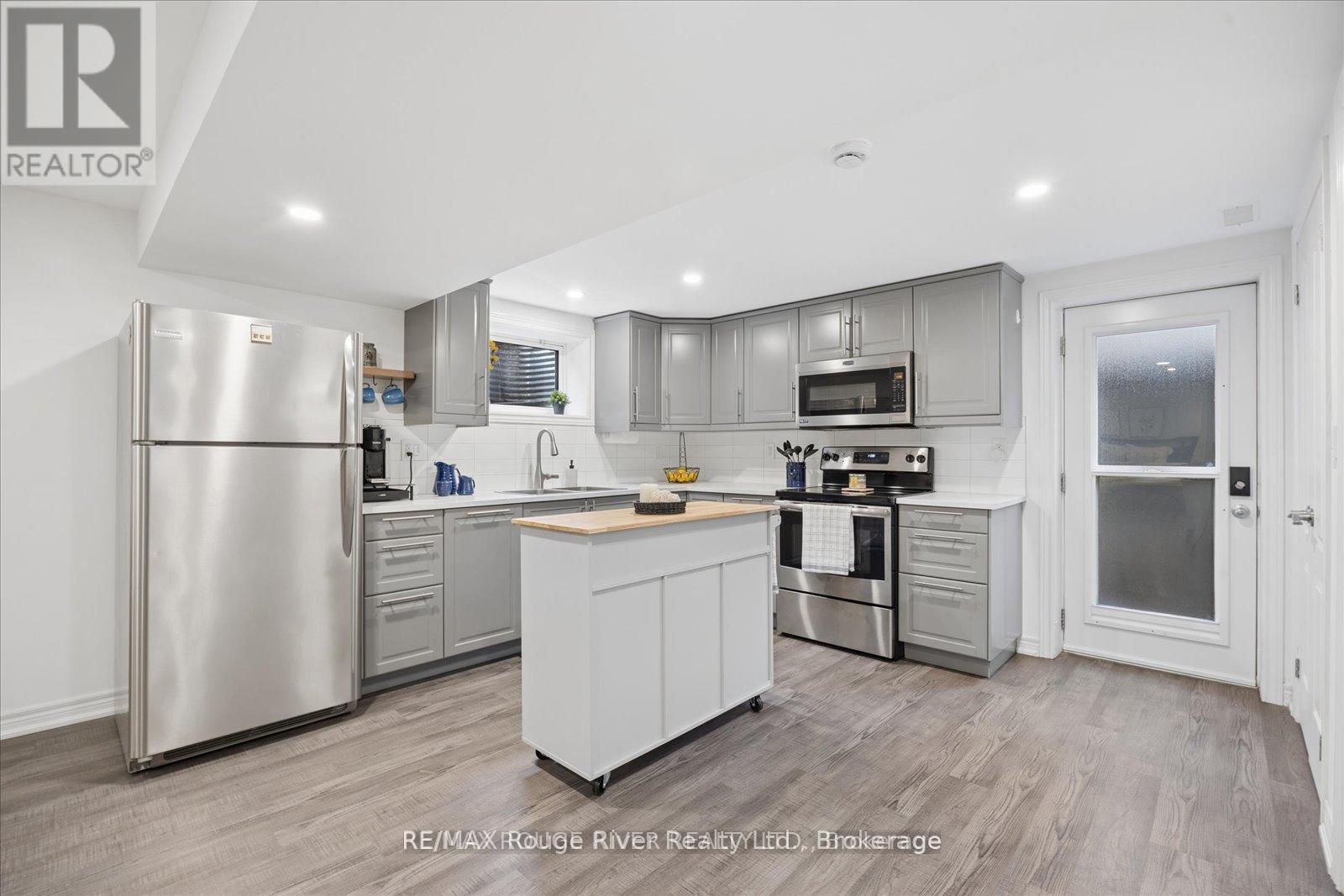 137 PRINGLE DRIVE - 31