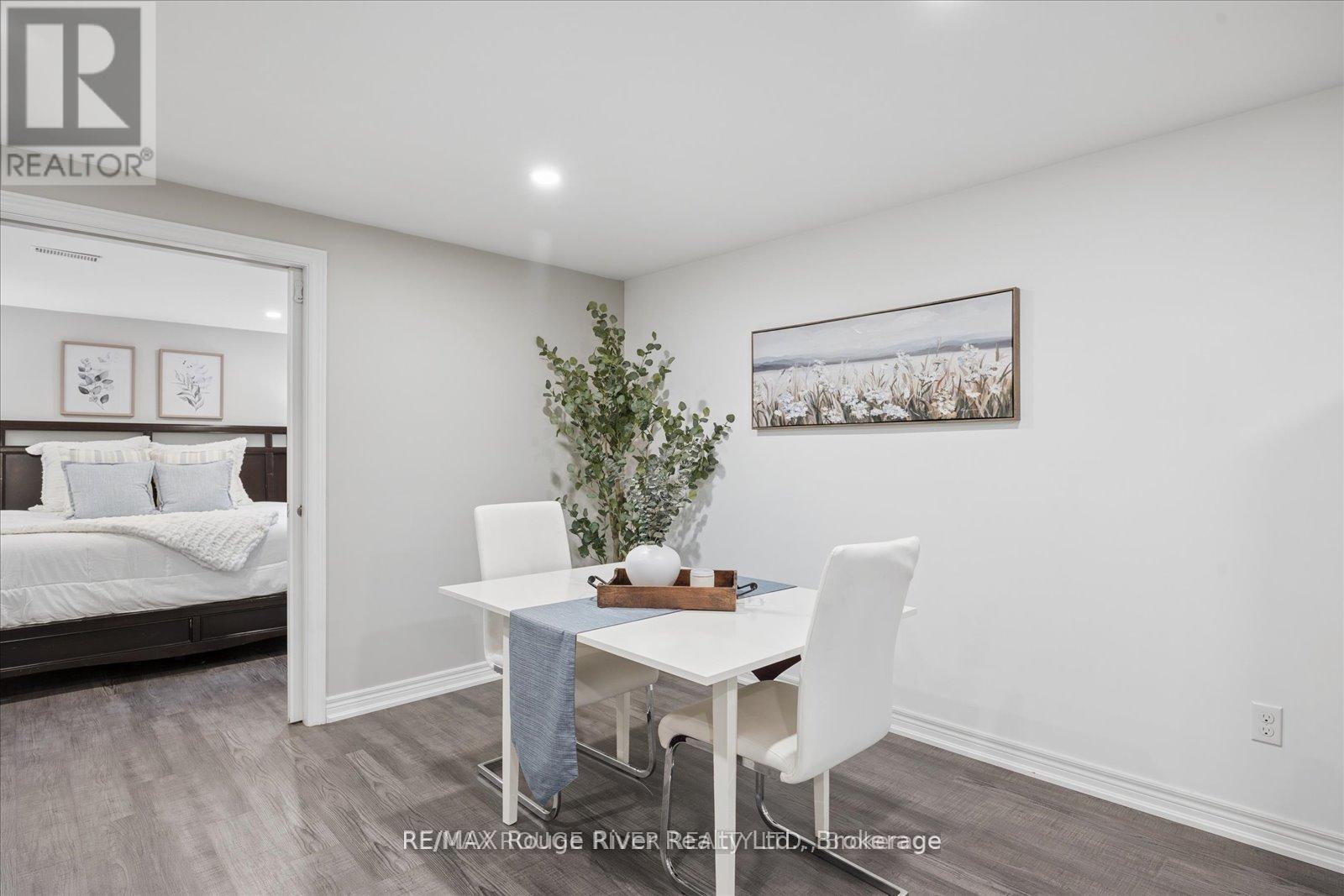 137 PRINGLE DRIVE - 33