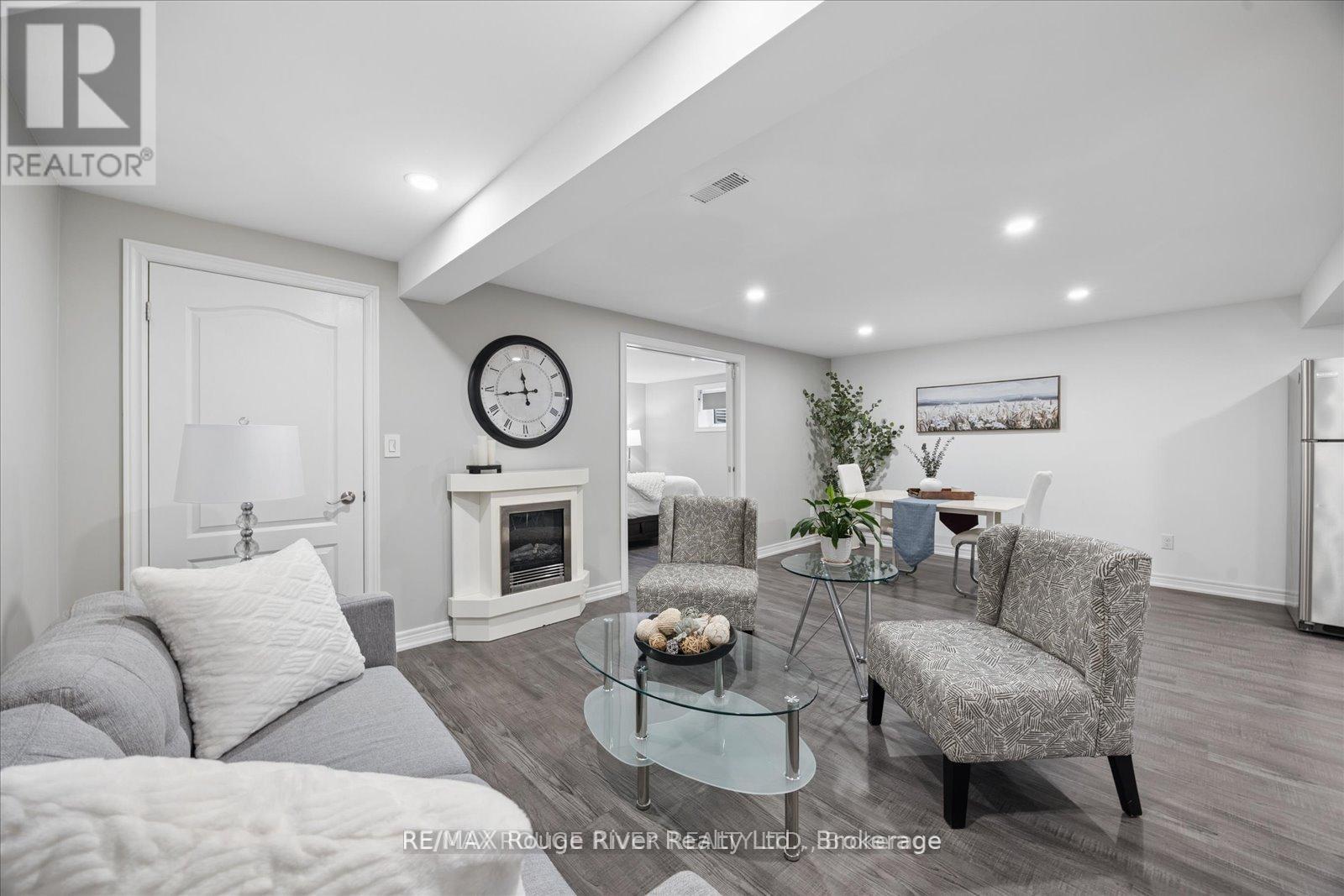 137 PRINGLE DRIVE - 34