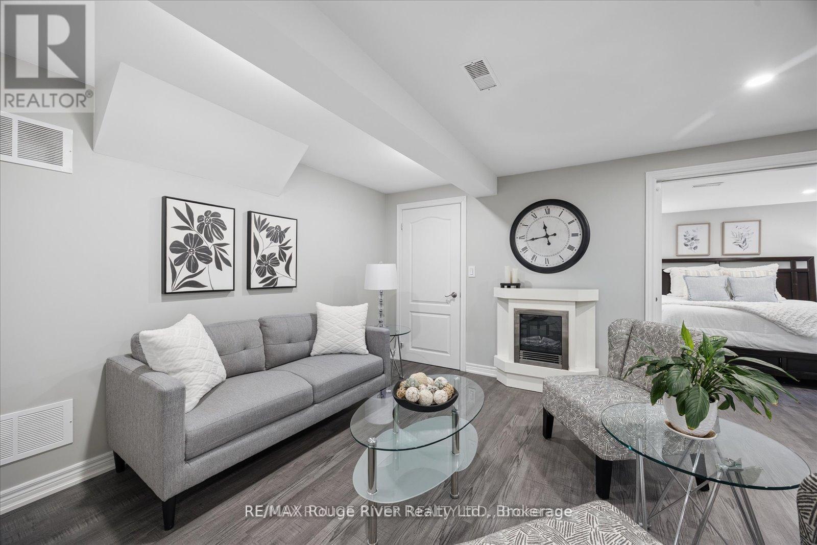 137 PRINGLE DRIVE - 35