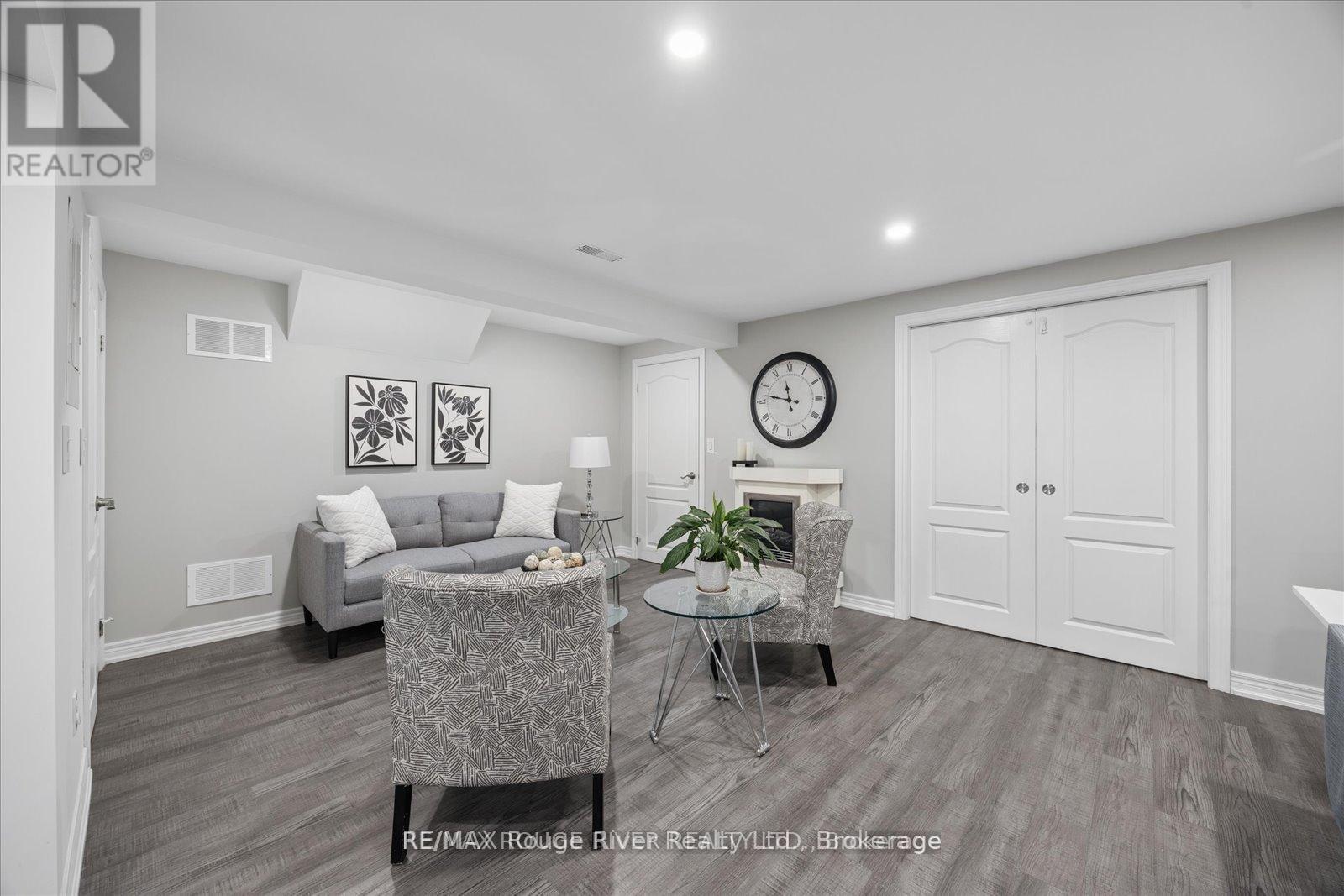 137 PRINGLE DRIVE - 36