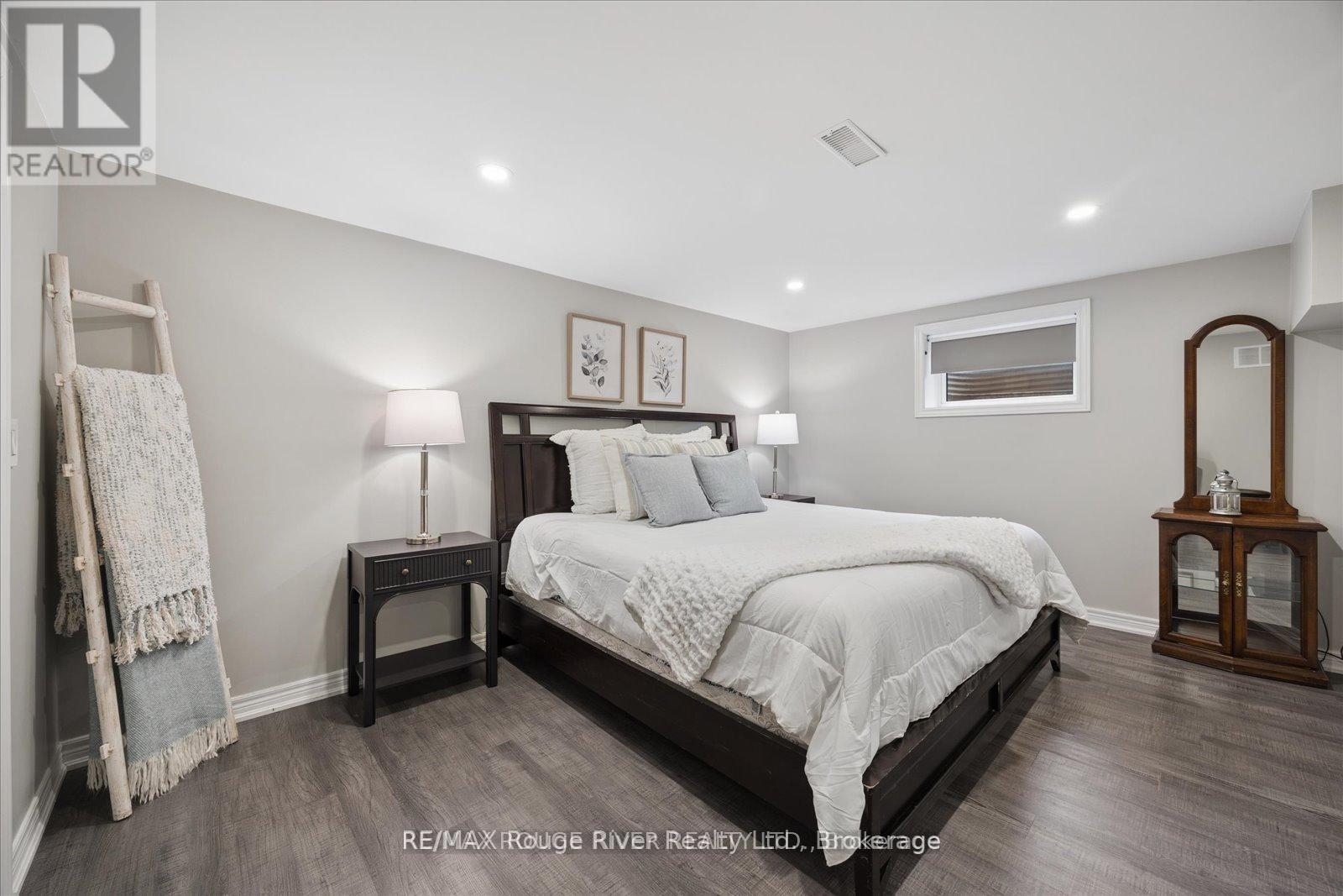 137 PRINGLE DRIVE - 37