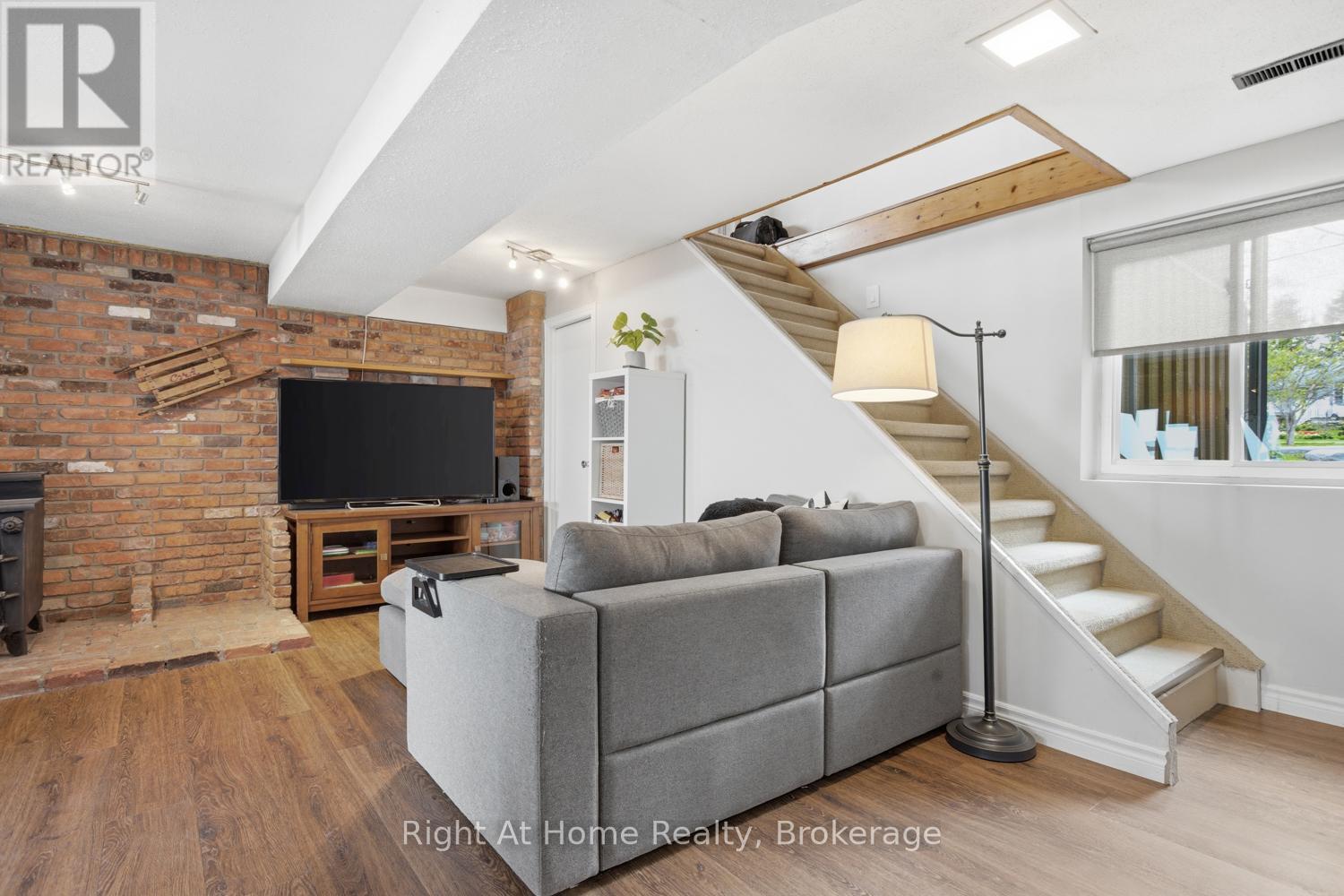 239 ALDRED DRIVE - 31