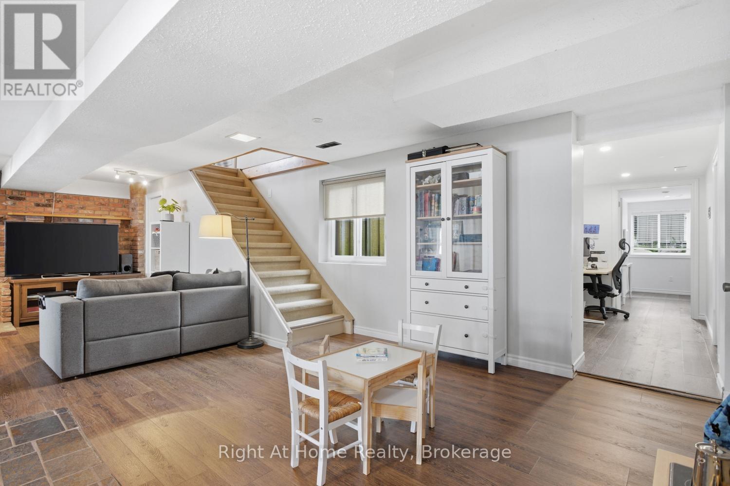239 ALDRED DRIVE - 32