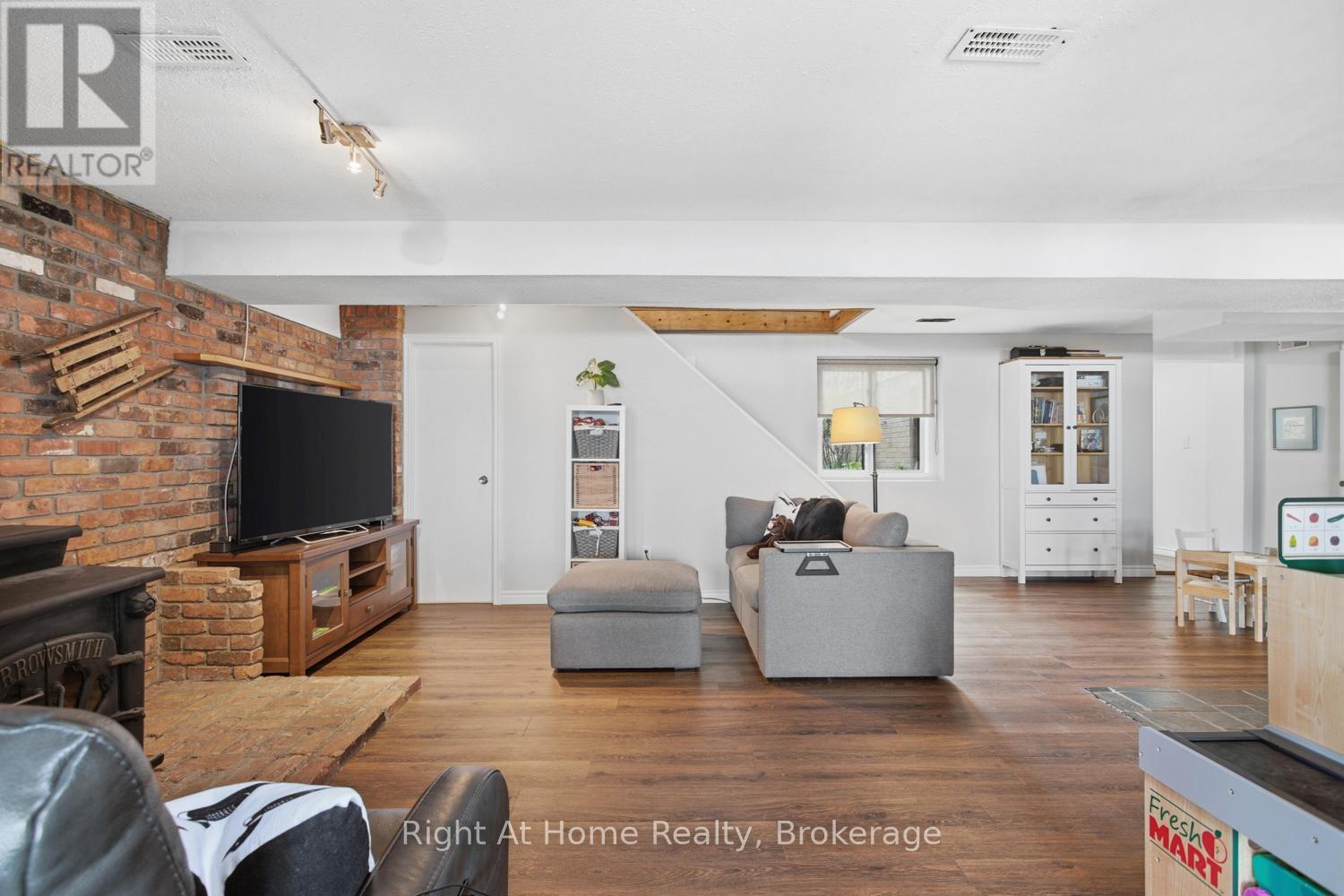 239 ALDRED DRIVE - 33