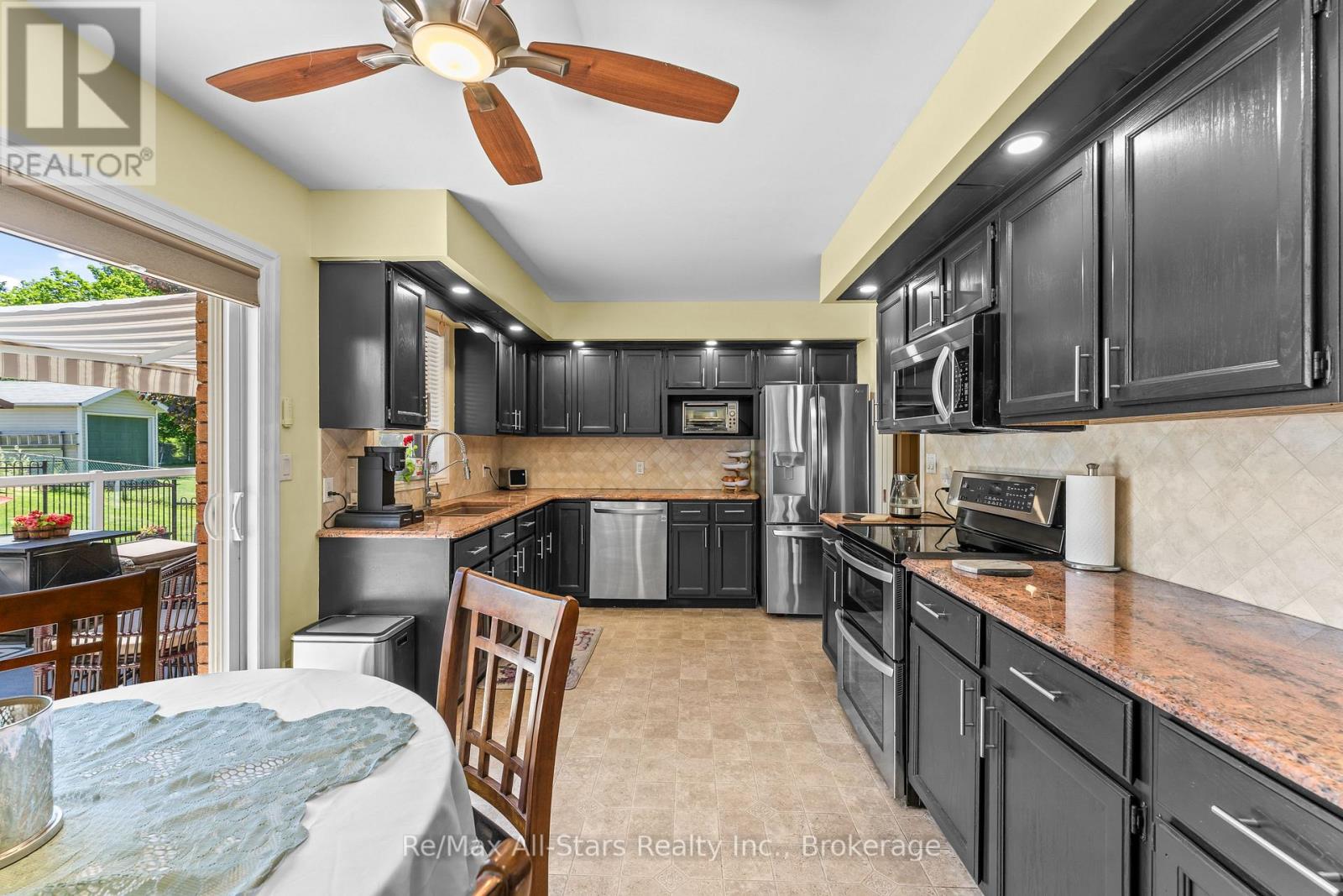 54 BLUEWATER AVENUE - 10
