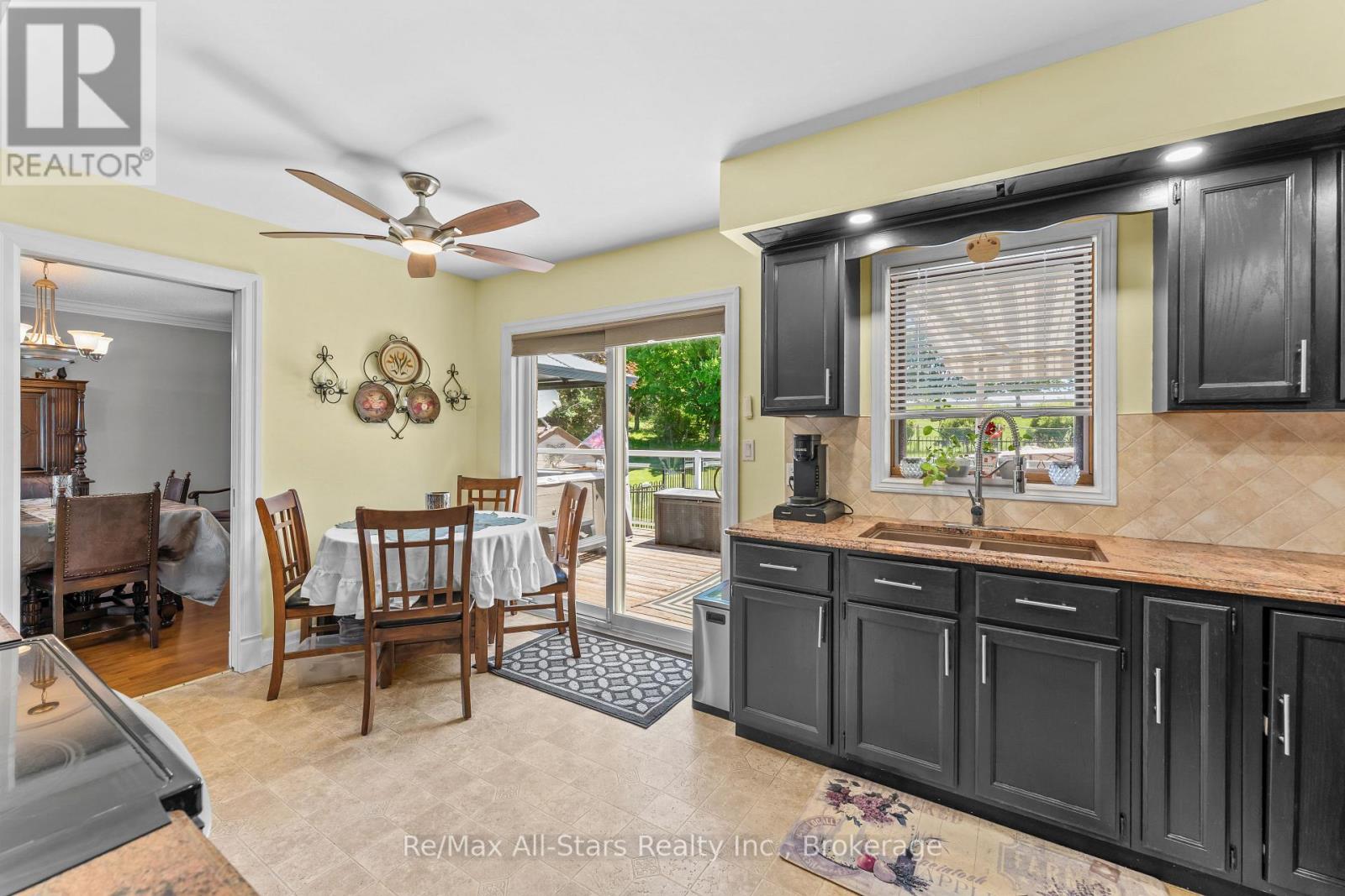 54 BLUEWATER AVENUE - 12