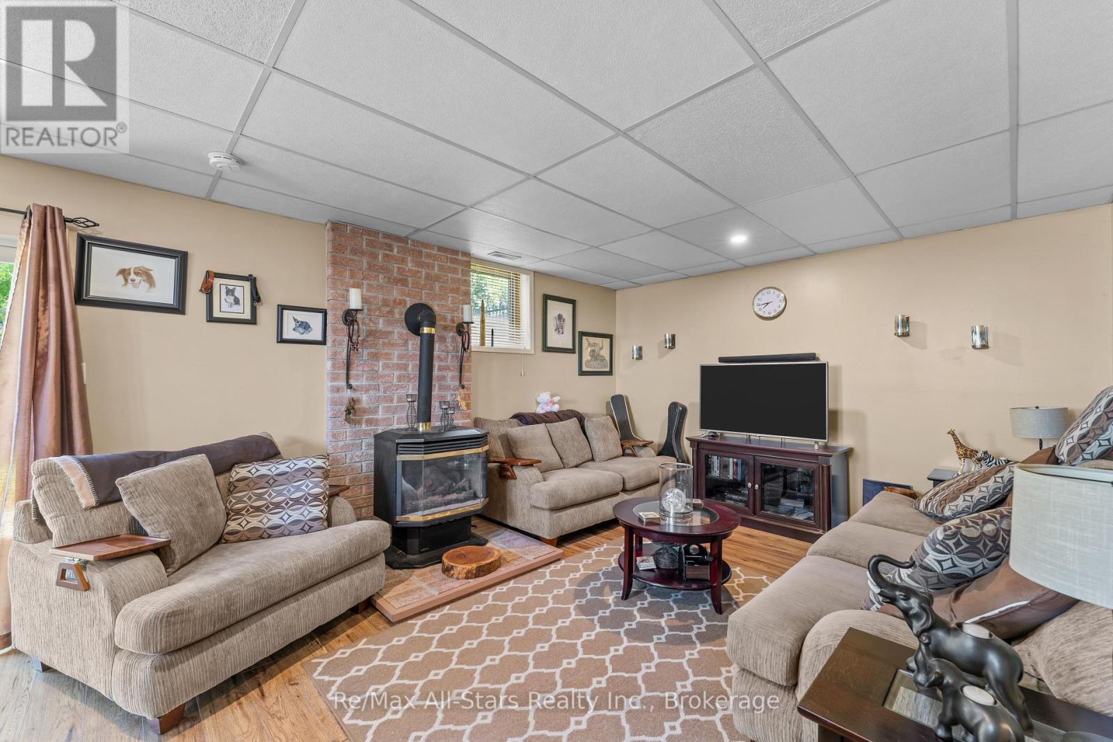 54 BLUEWATER AVENUE - 24