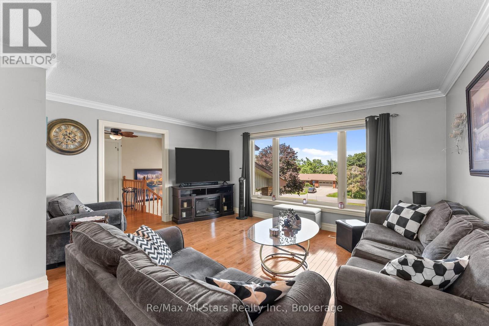 54 BLUEWATER AVENUE - 8