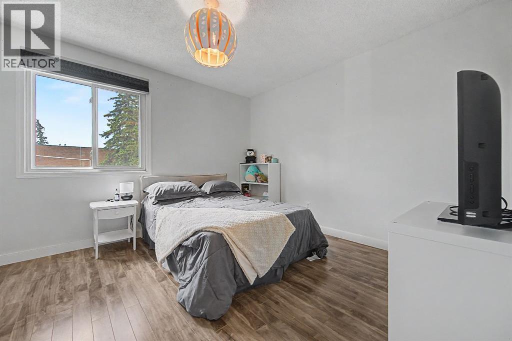 4405 33 Avenue SW - 14