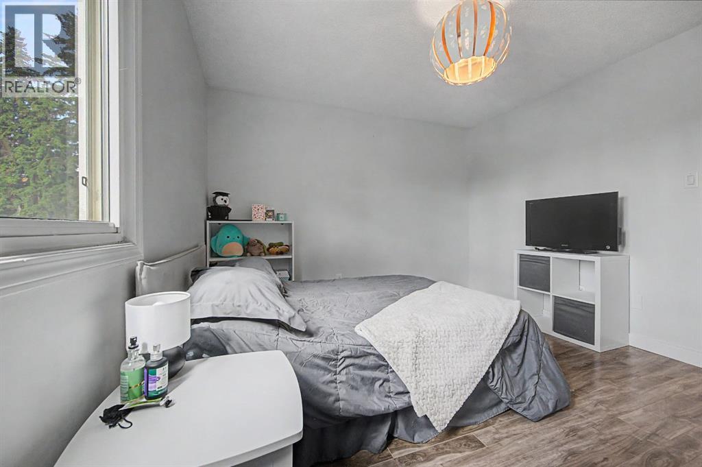 4405 33 Avenue SW - 15