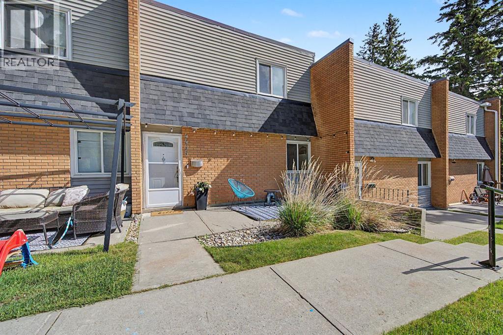 4405 33 Avenue SW - 35