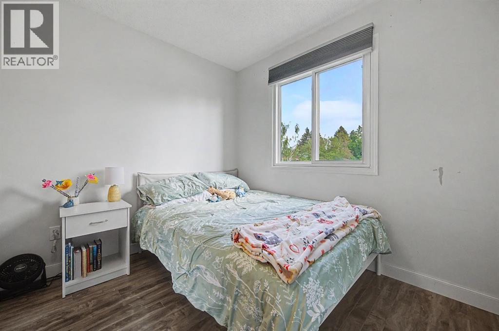 4405 33 Avenue SW - 19