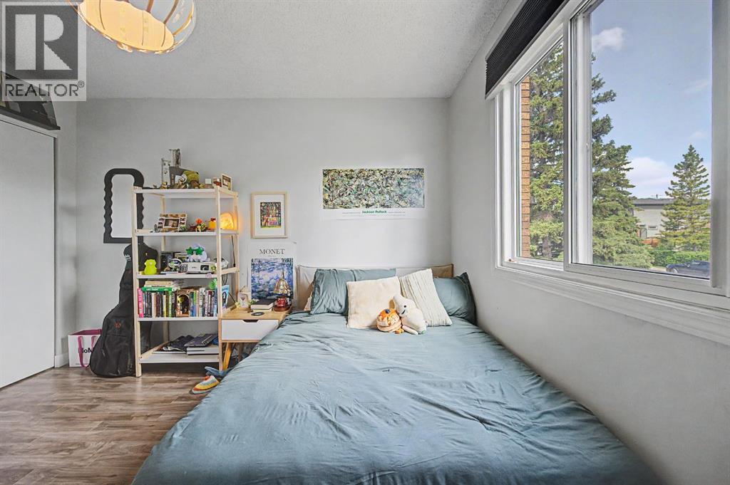 4405 33 Avenue SW - 23